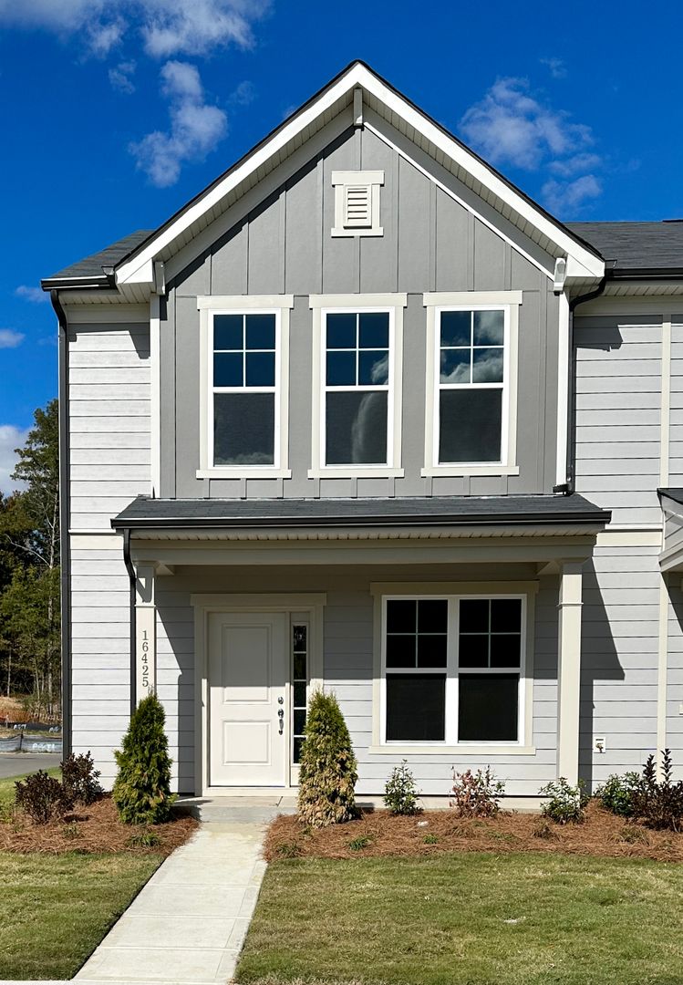 Charlotte Townhome: 16425 Leading Street