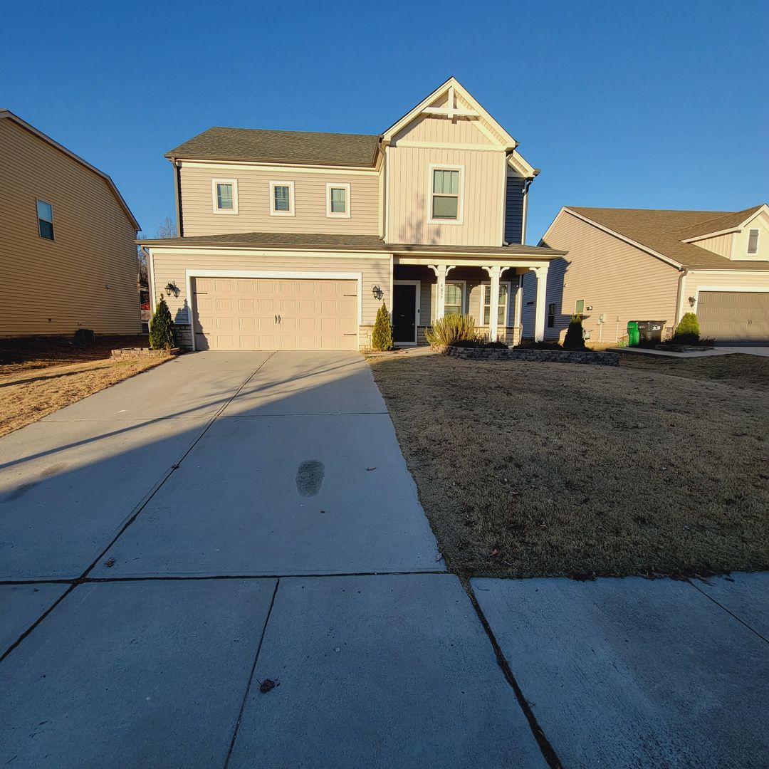Charlotte House: 4637 Collingham Drive
