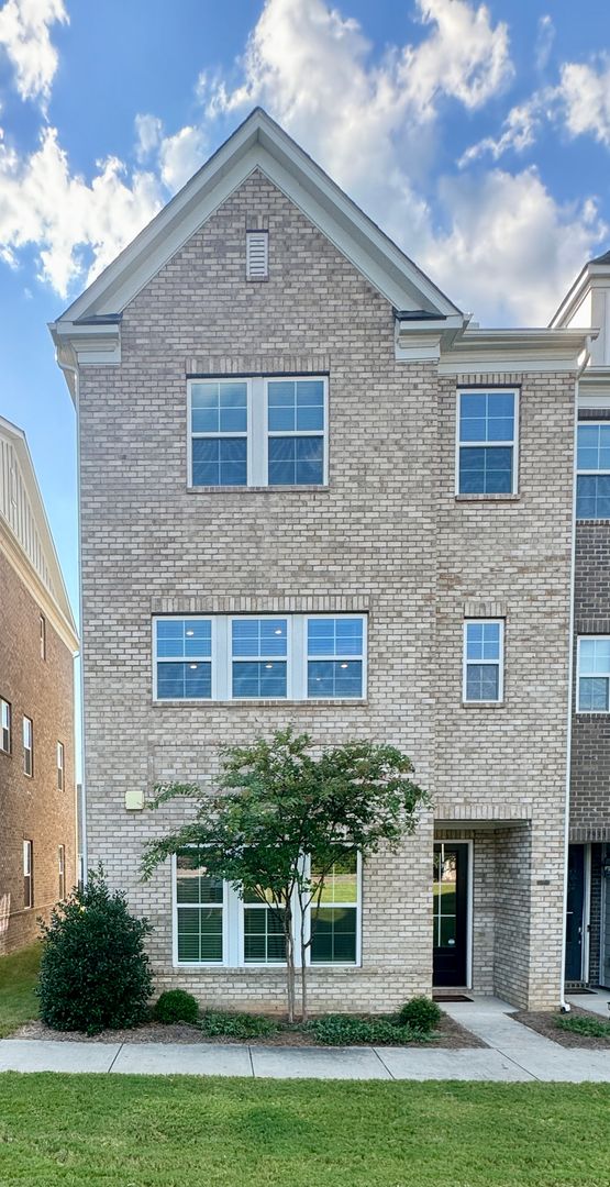 Charlotte Townhome: 7937 Reunion Row Drive