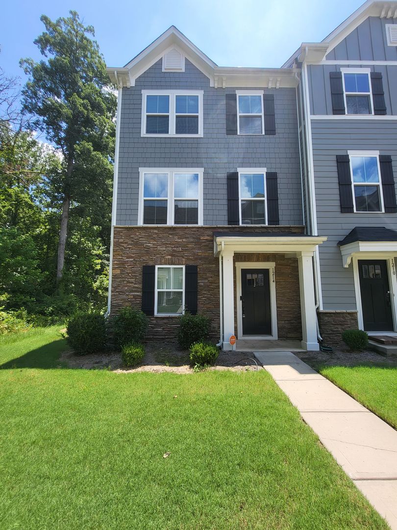 Charlotte Townhome: 1214 Ashbury Street