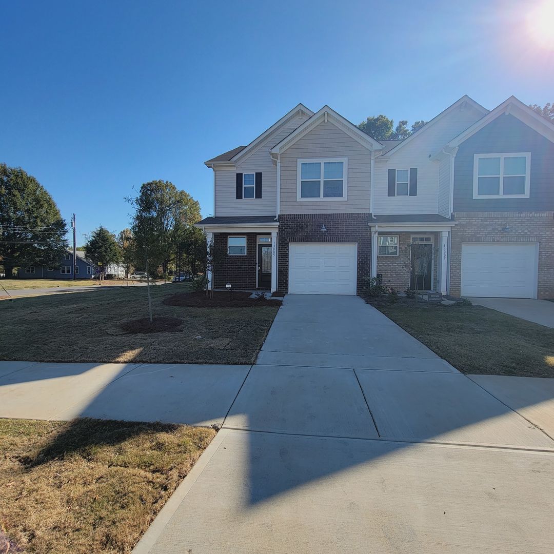 Charlotte Townhome: 13005 Cottage Crest Lane