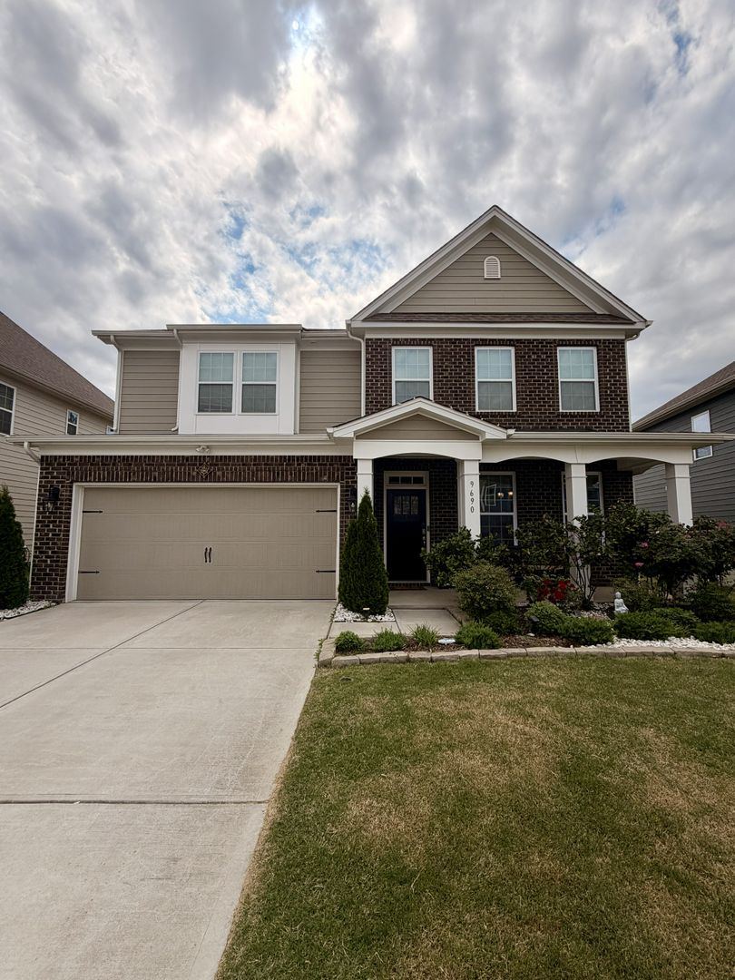 Concord House: 9690 White Chapel Dr