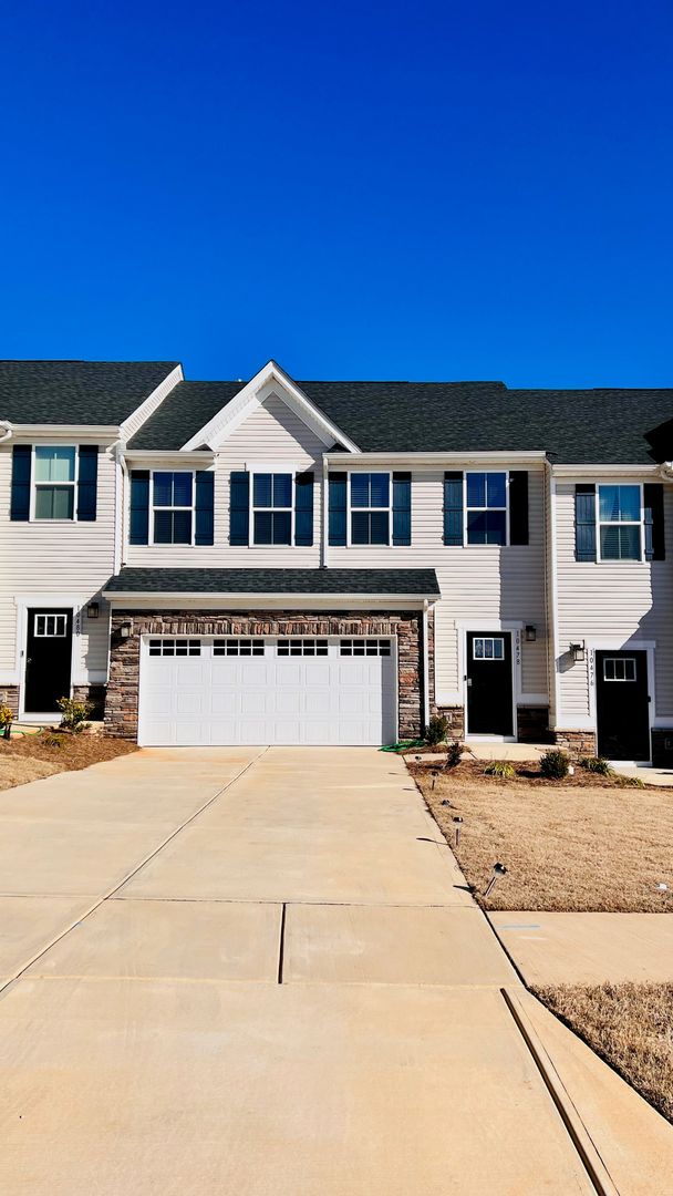 Huntersville House: 10478 Dalton Woods Ct NW