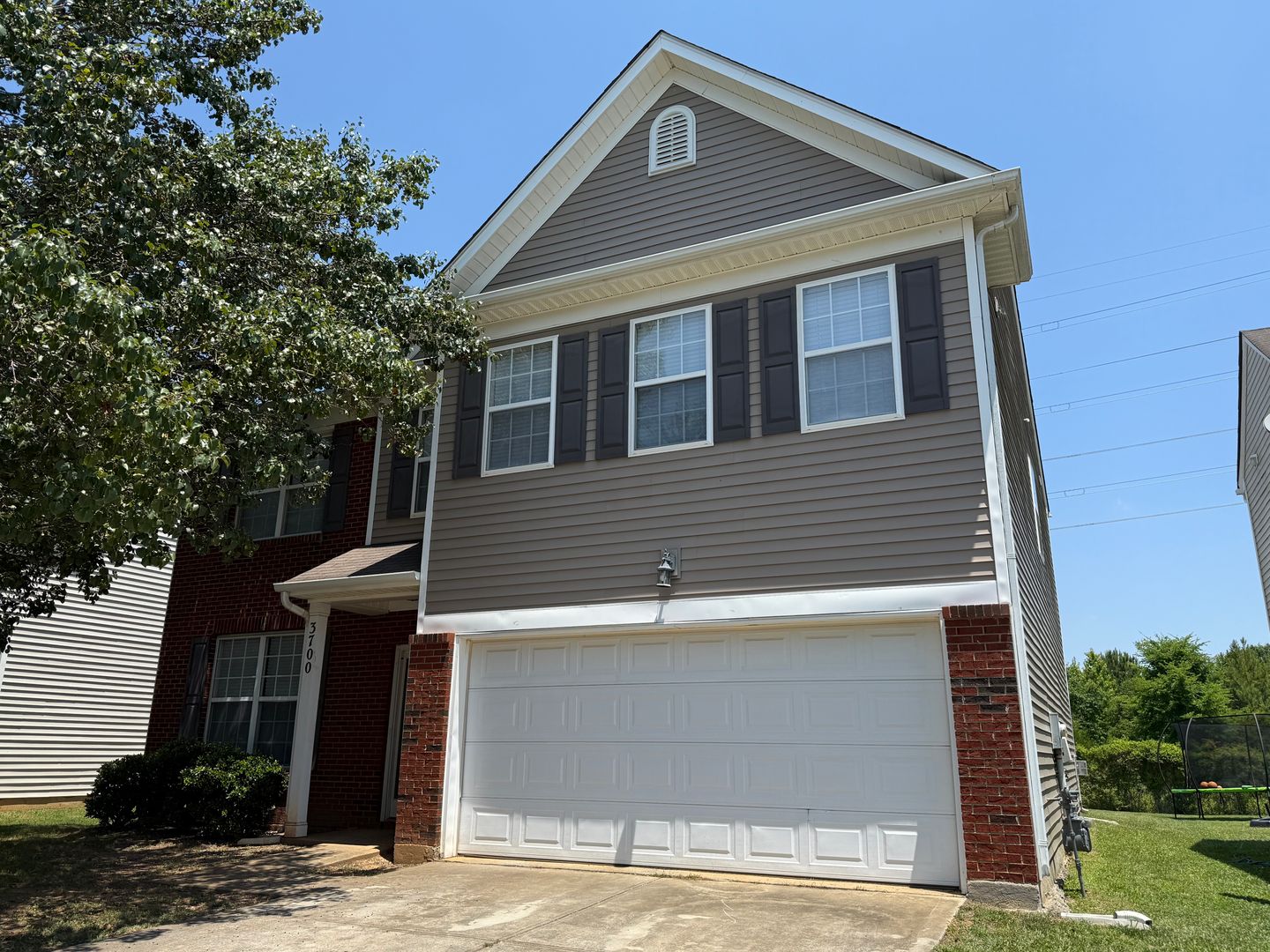 Monroe House: 3700 Herkimer Dr