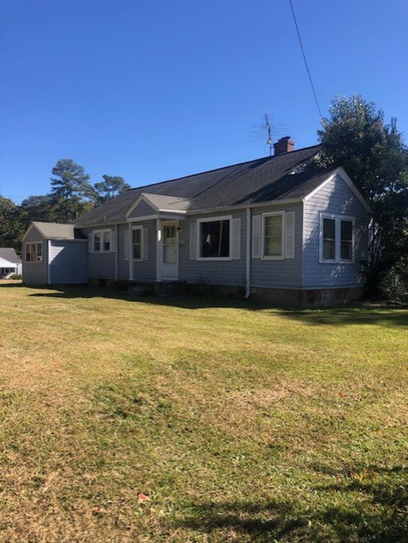 Spartanburg House: 206 Devon Street