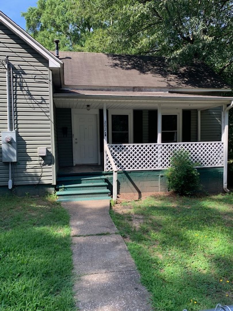 Gaffney House: 202 Magnolia St.