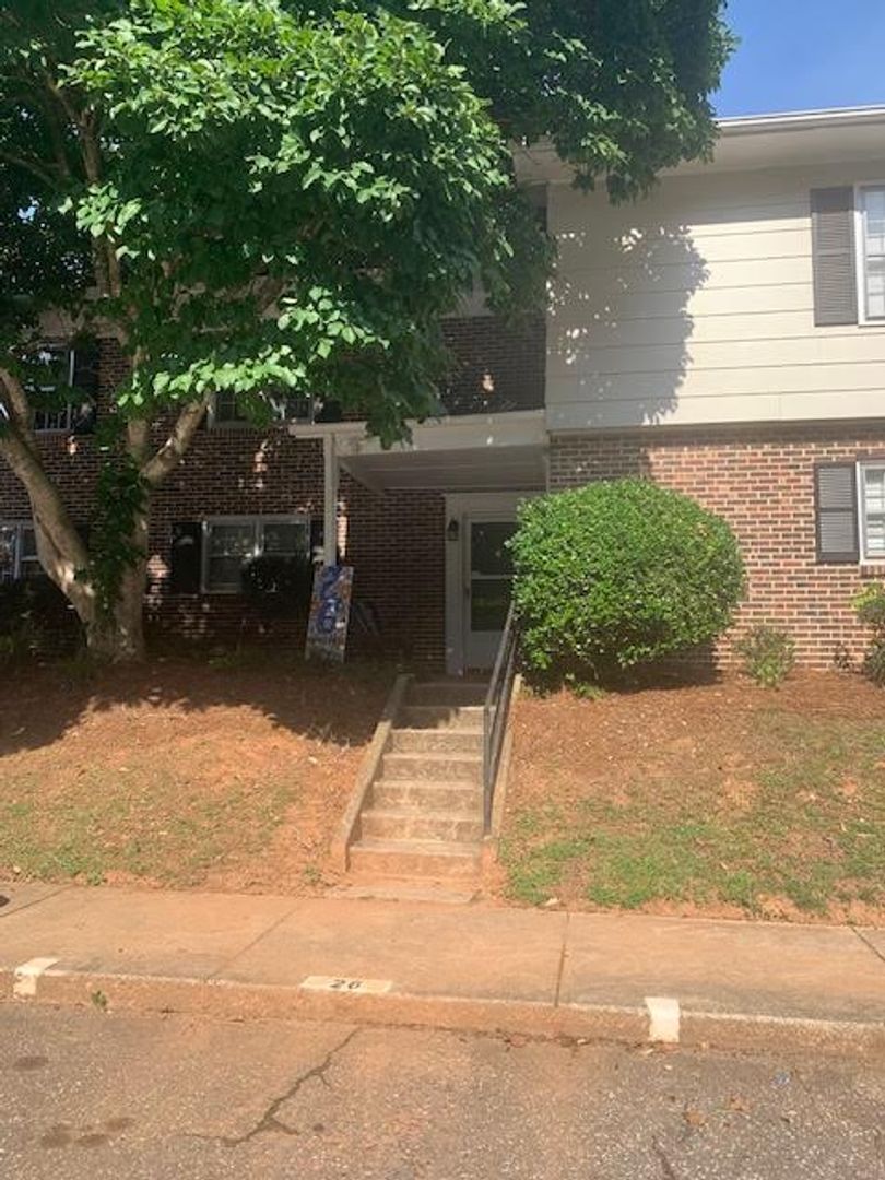 Spartanburg Townhome: 28 Summercreek Drive