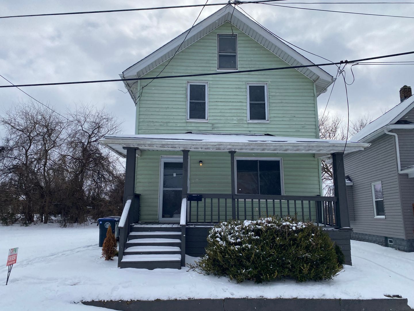 Akron House: 394 Lewis St