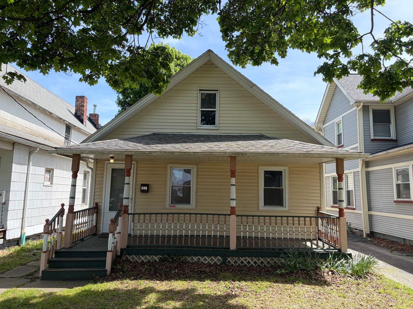 Cleveland House: 6103 W Clinton Ave