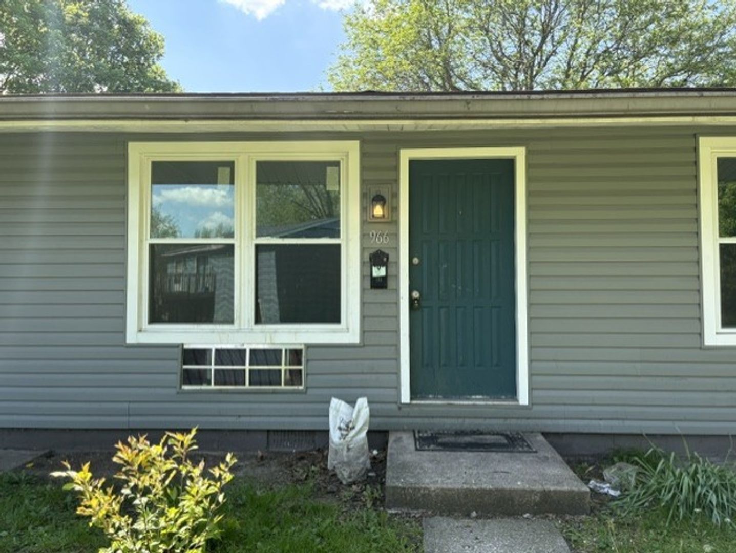 Kent Apartment: 972 Silver Meadows Blvd