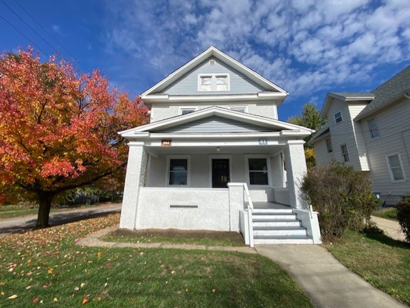 Akron House: 61 E Ido Ave