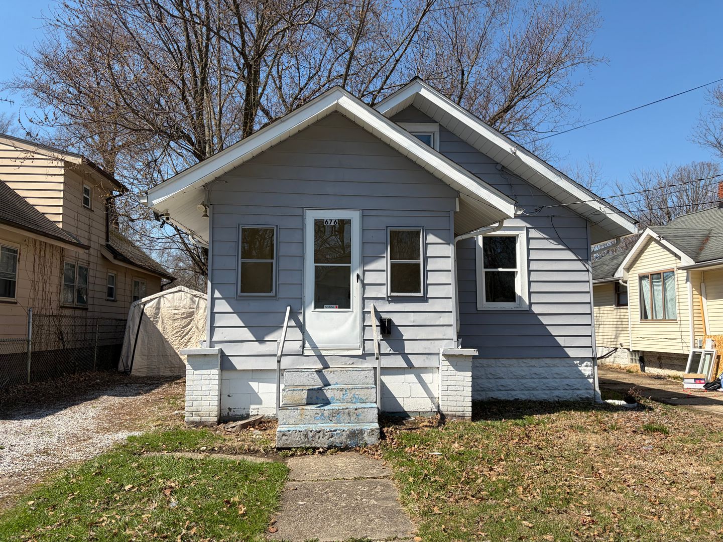 Akron House: 676 Grifton Ave