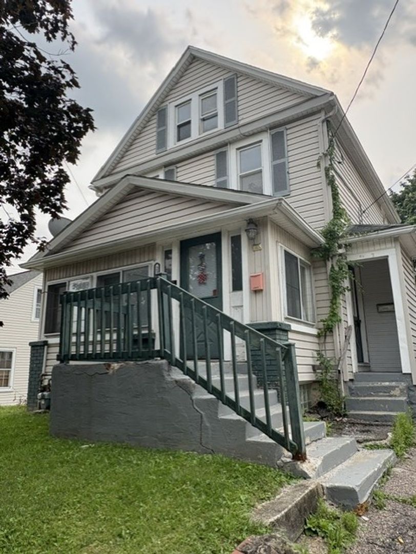 Akron Apartment: 2340 19th St SW