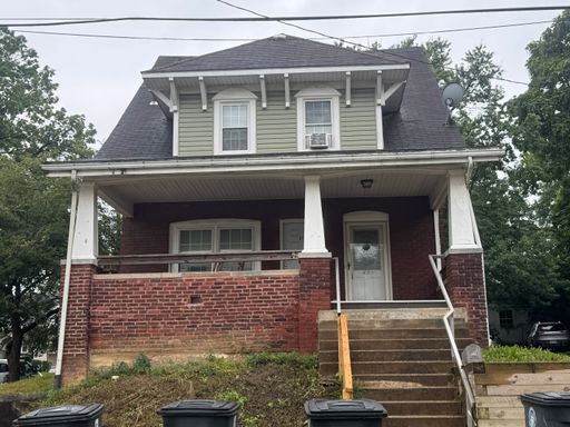 Spacious 2-Bedroom Kenmore Apartment with Water, Sewer & Trash Included! – photo 1