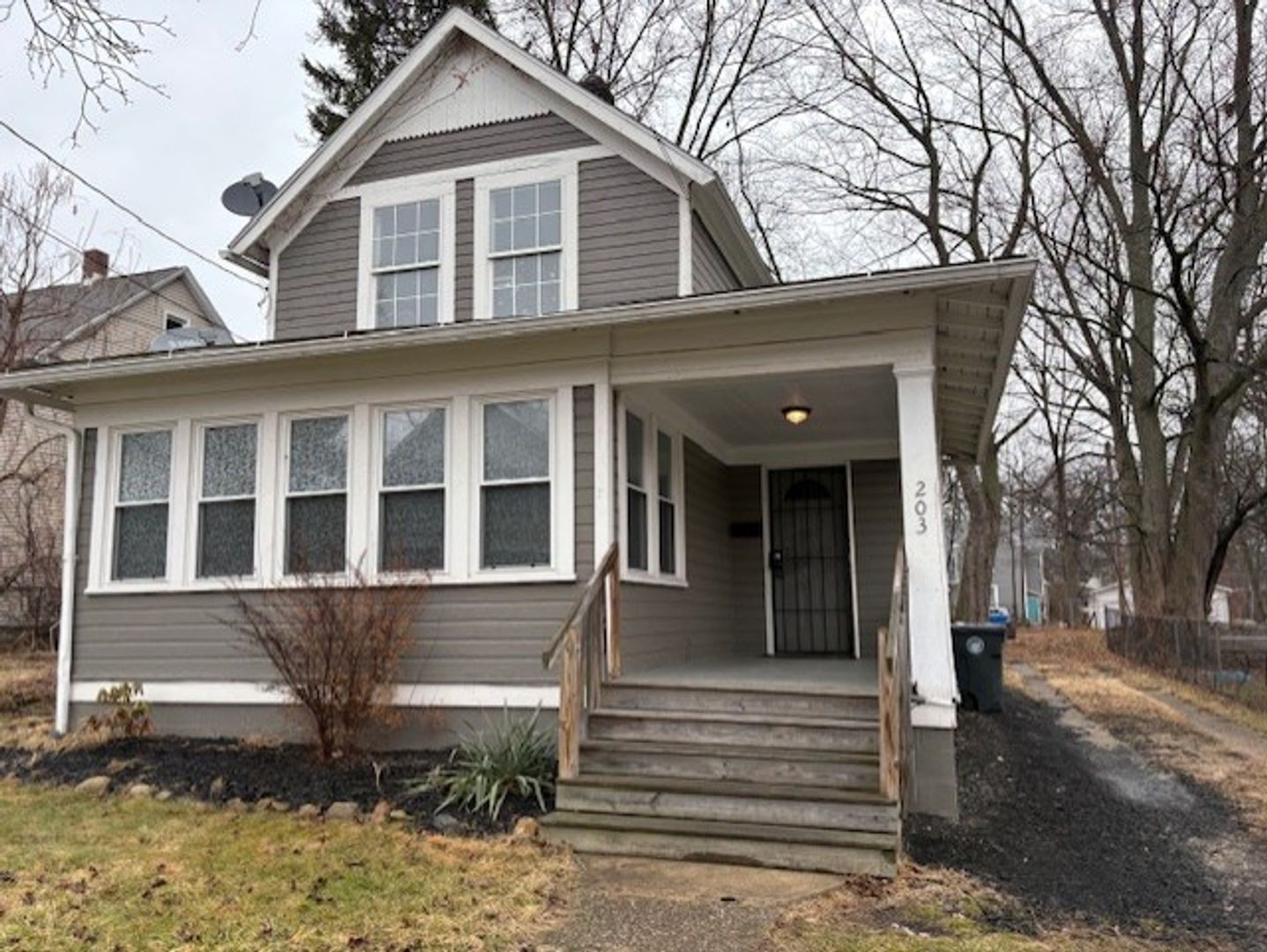 Akron House: 203 Westwood Ave
