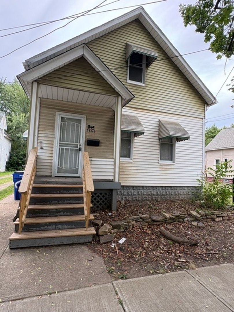 Cleveland House: 3666 E 57th St