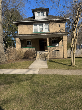 Student-Friendly 4 Bedroom Apartment with Private Entrance