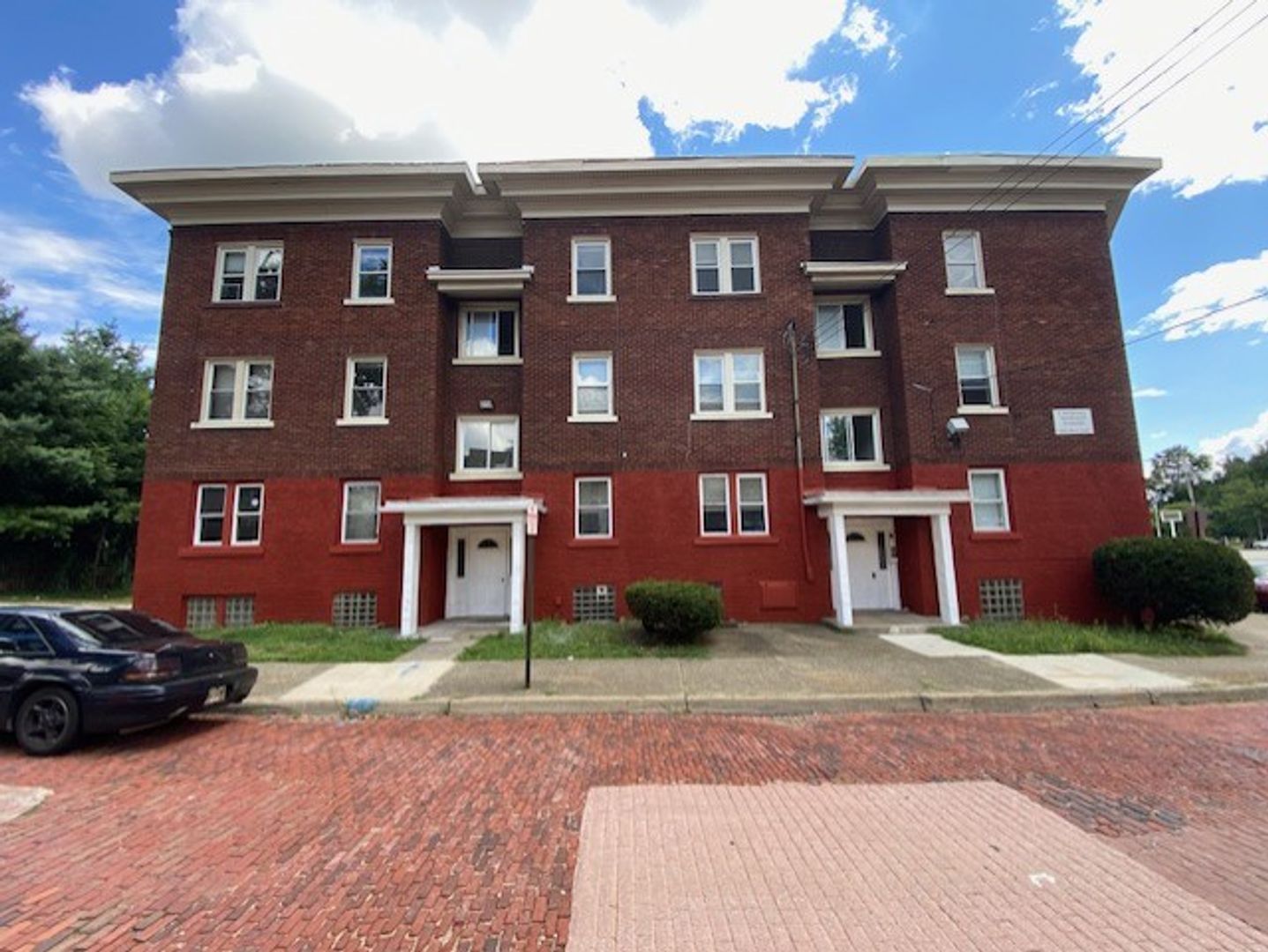 Akron Apartment: 23-27 Charlotte St