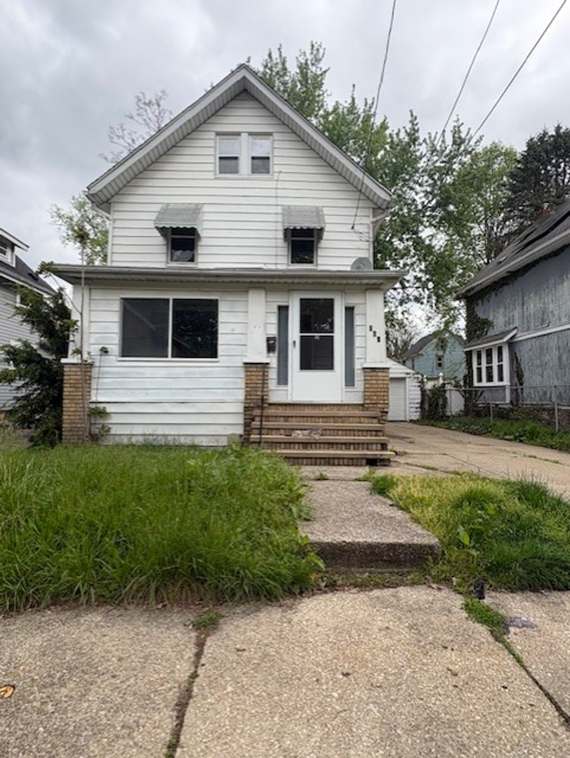 Akron House: 265 Cranz Pl