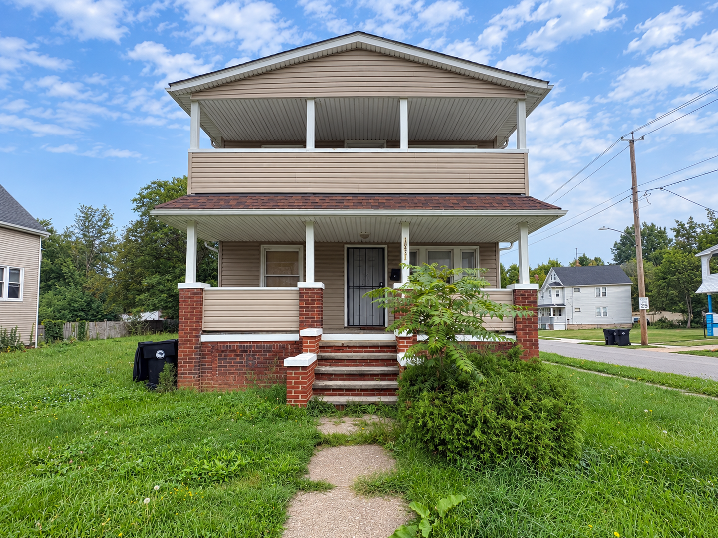 Cleveland Apartment: 12531 Forest Ave