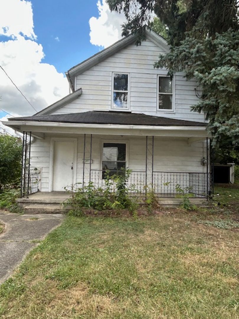 Akron House: 647 Sherman St