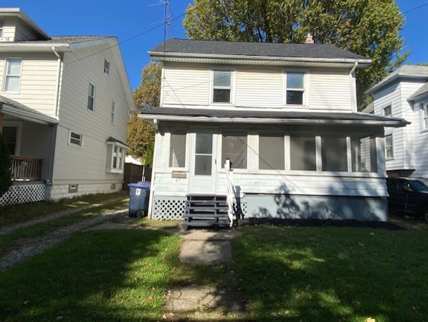 Akron House: 87 E Ido Ave