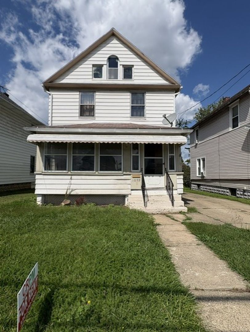 W Barberton House: 1059 Wooster Rd