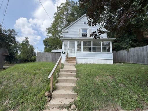Move-In Ready 4-Bedroom Home with an Updated Kitchen – $1,250/Month – photo 1