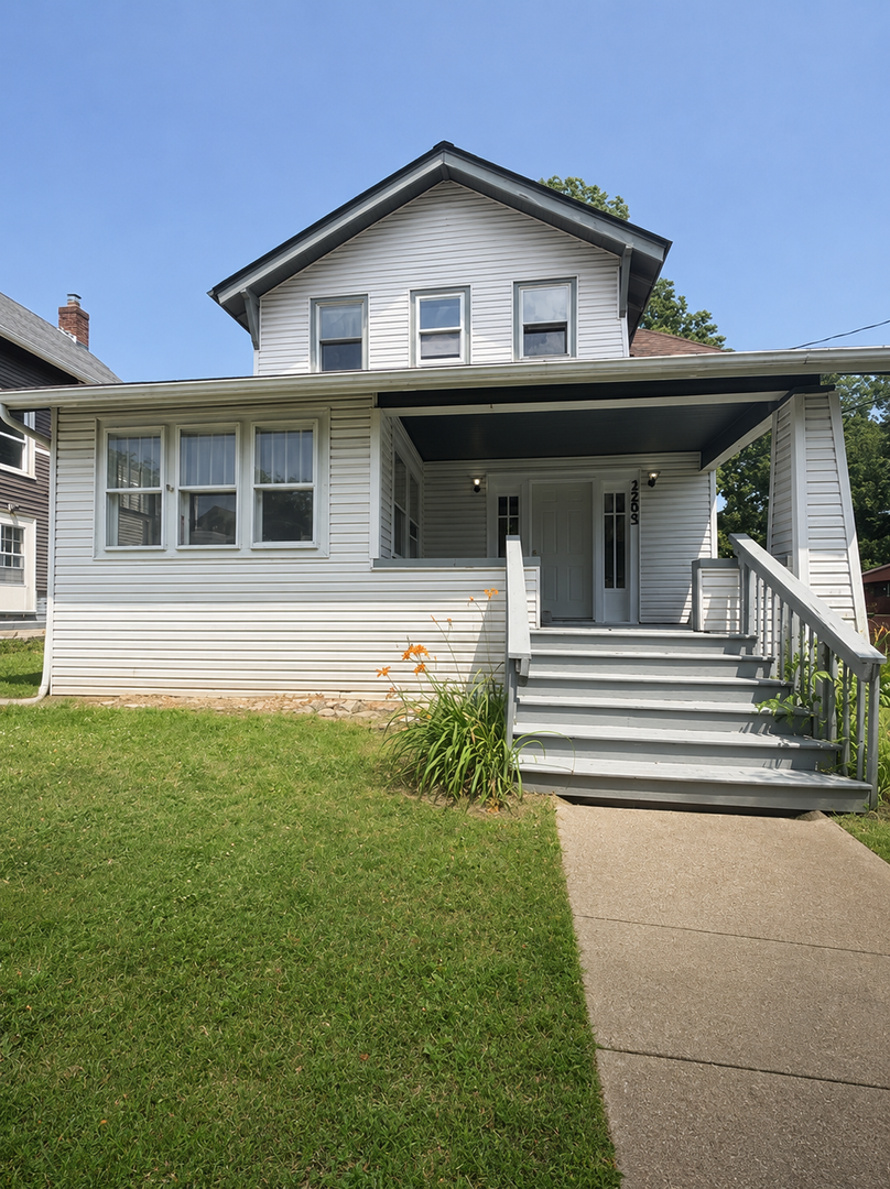 Akron House: 2295 SW 14th St