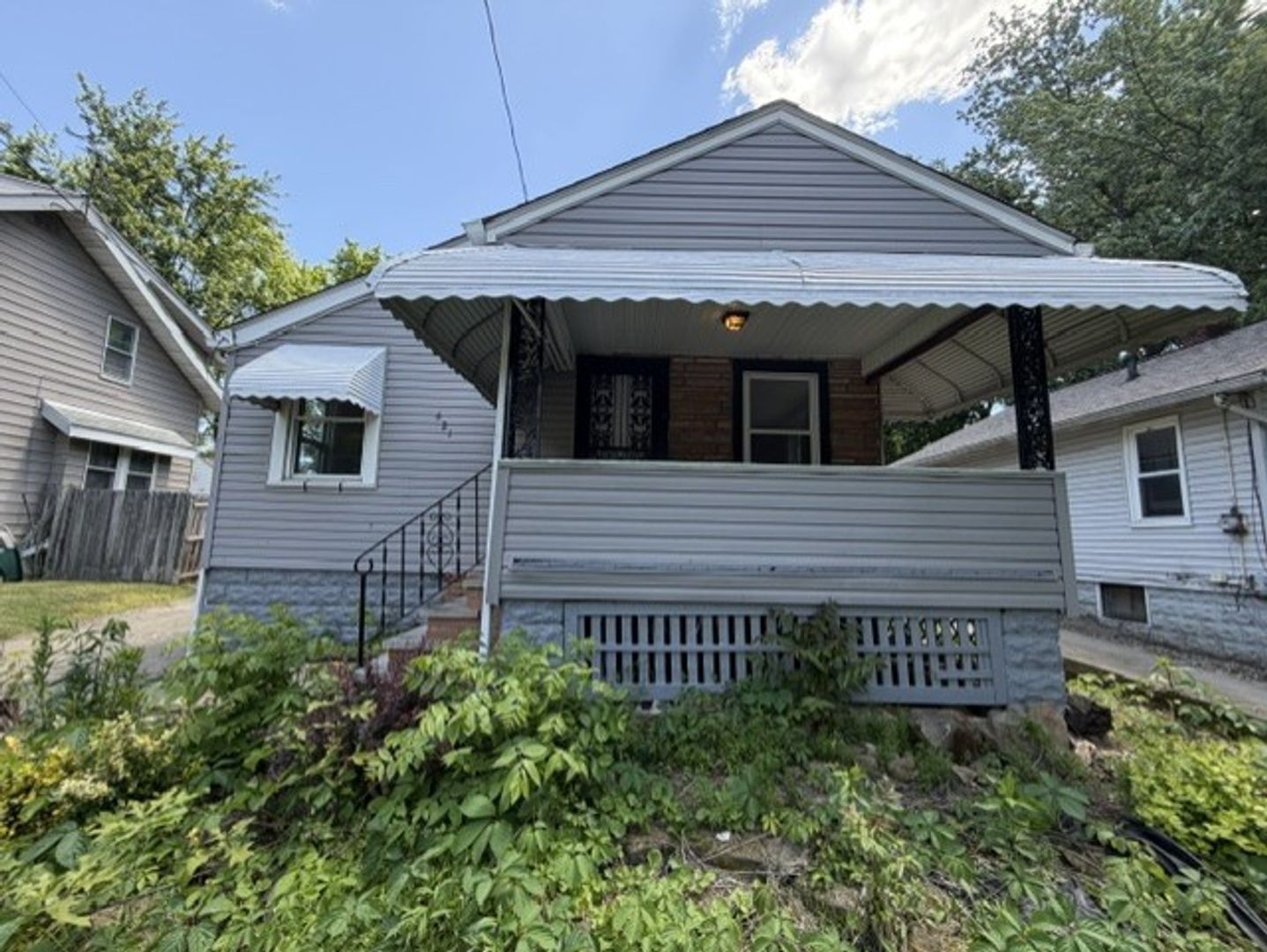 Akron House: 621 Hudson Ave