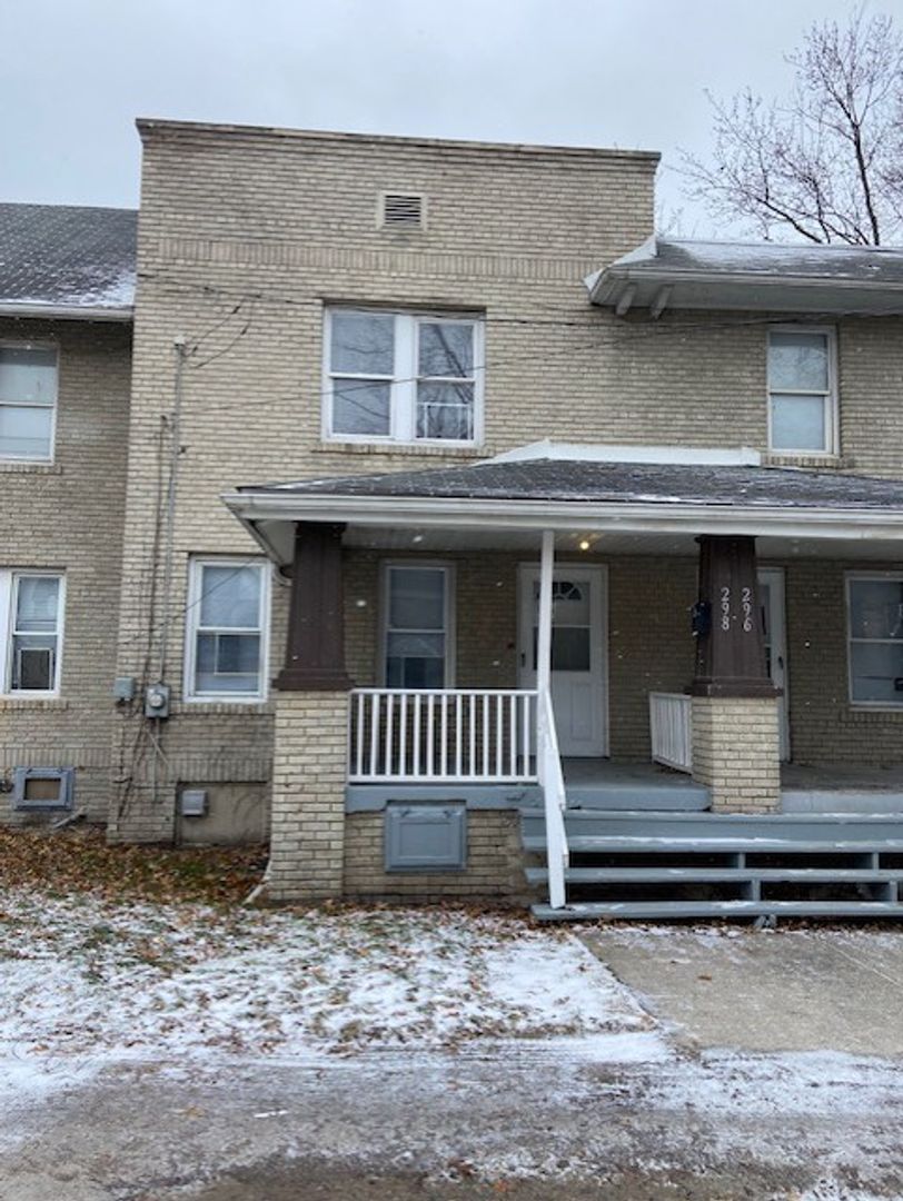Akron Apartment: 806 Sherman St