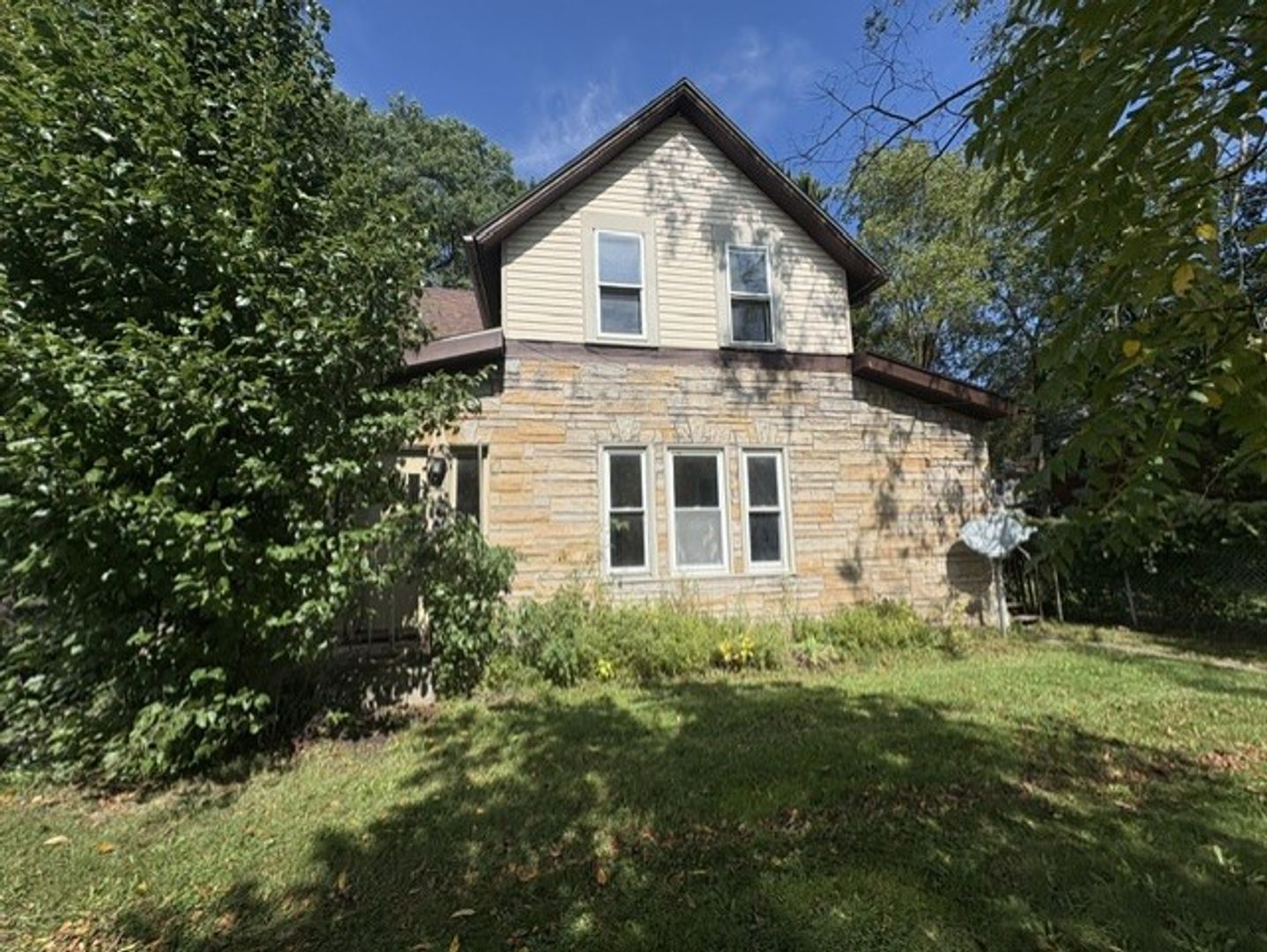 Akron Apartment: 21 & 23 East York Street