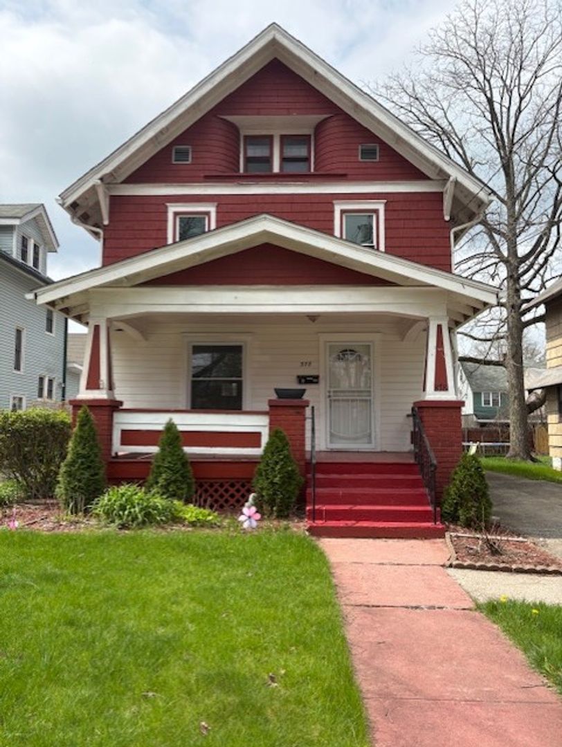 Akron House: 378 Wildwood Ave