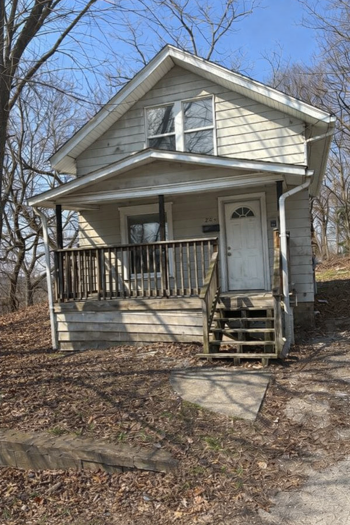Akron House: 624 Garfield St