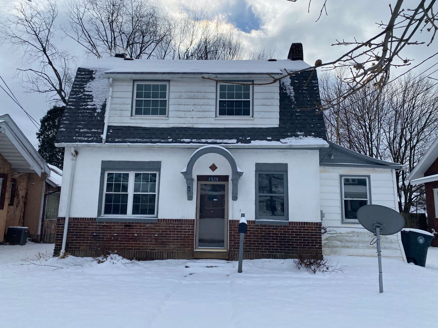 Akron House: 1578 Pilgrim St