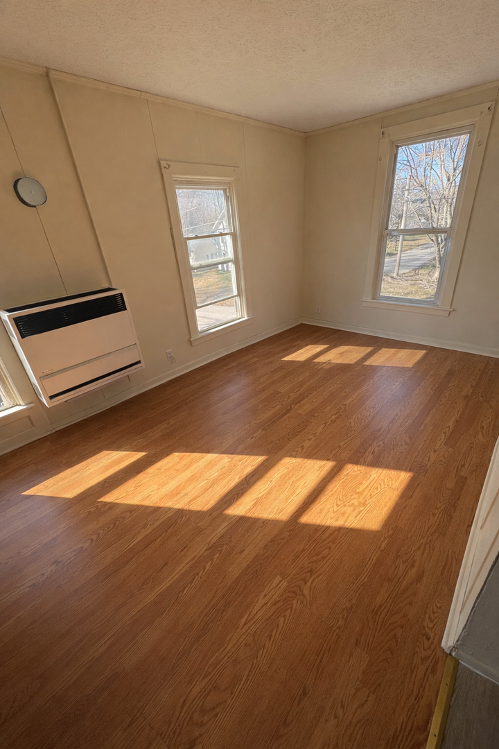 Kent Apartment: 254 W Elm St
