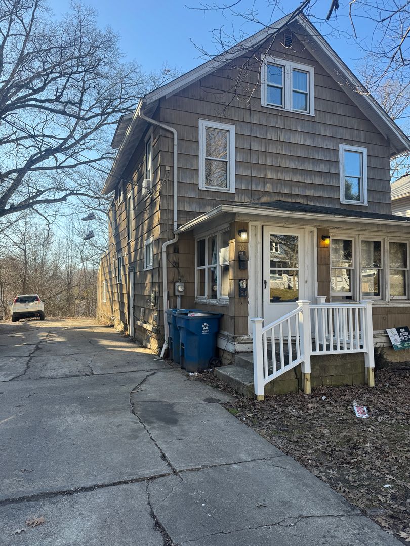 Kent Apartment: 800 S Depeyster St