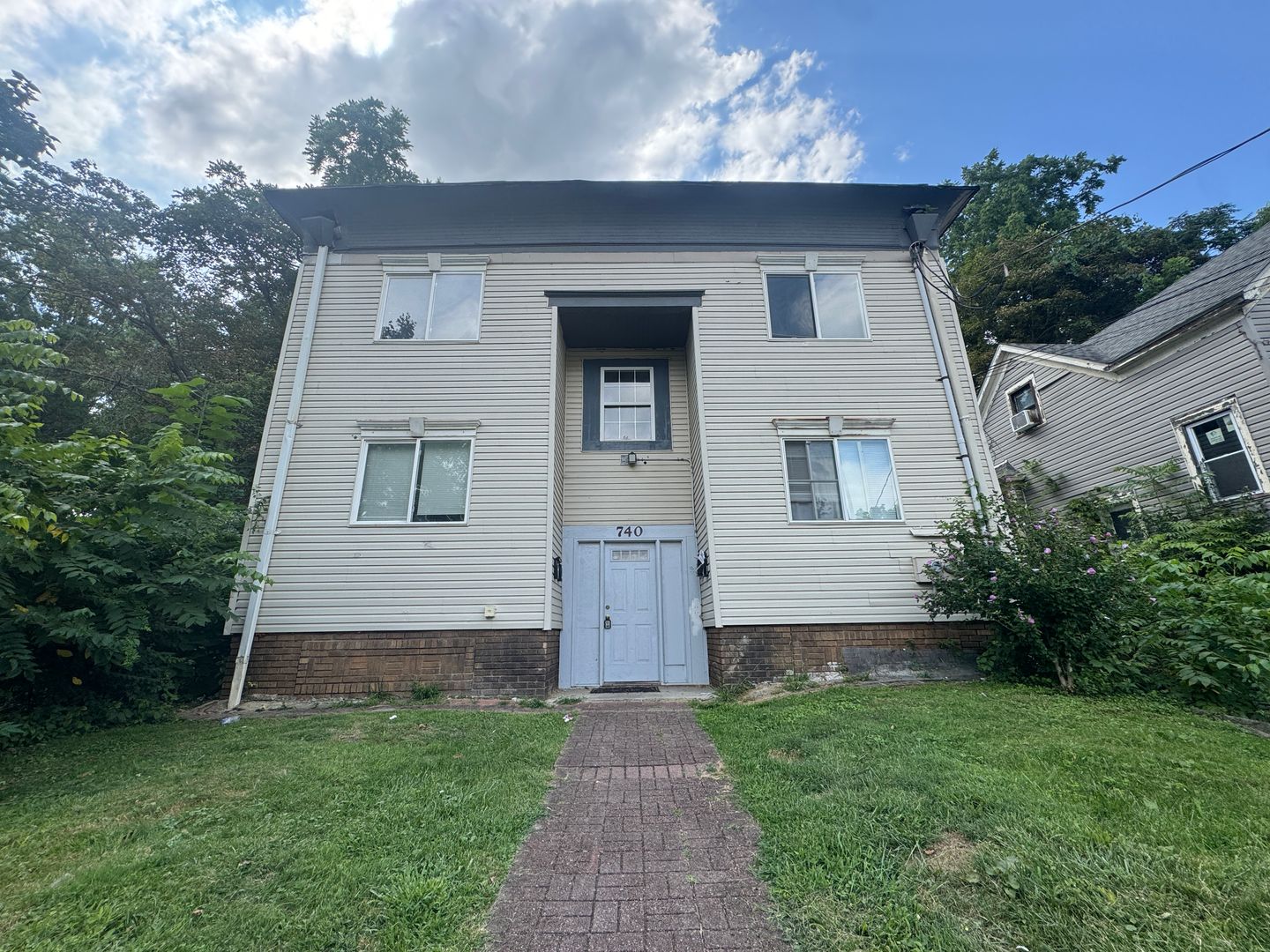 Akron Apartment: 740 Fern St