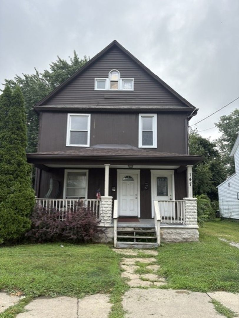 Barberton Apartment: 147 8th St NW