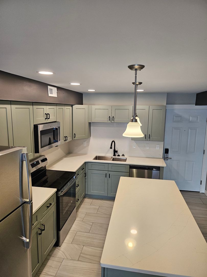 Evansville Apartment: 4135 N. Highway 41