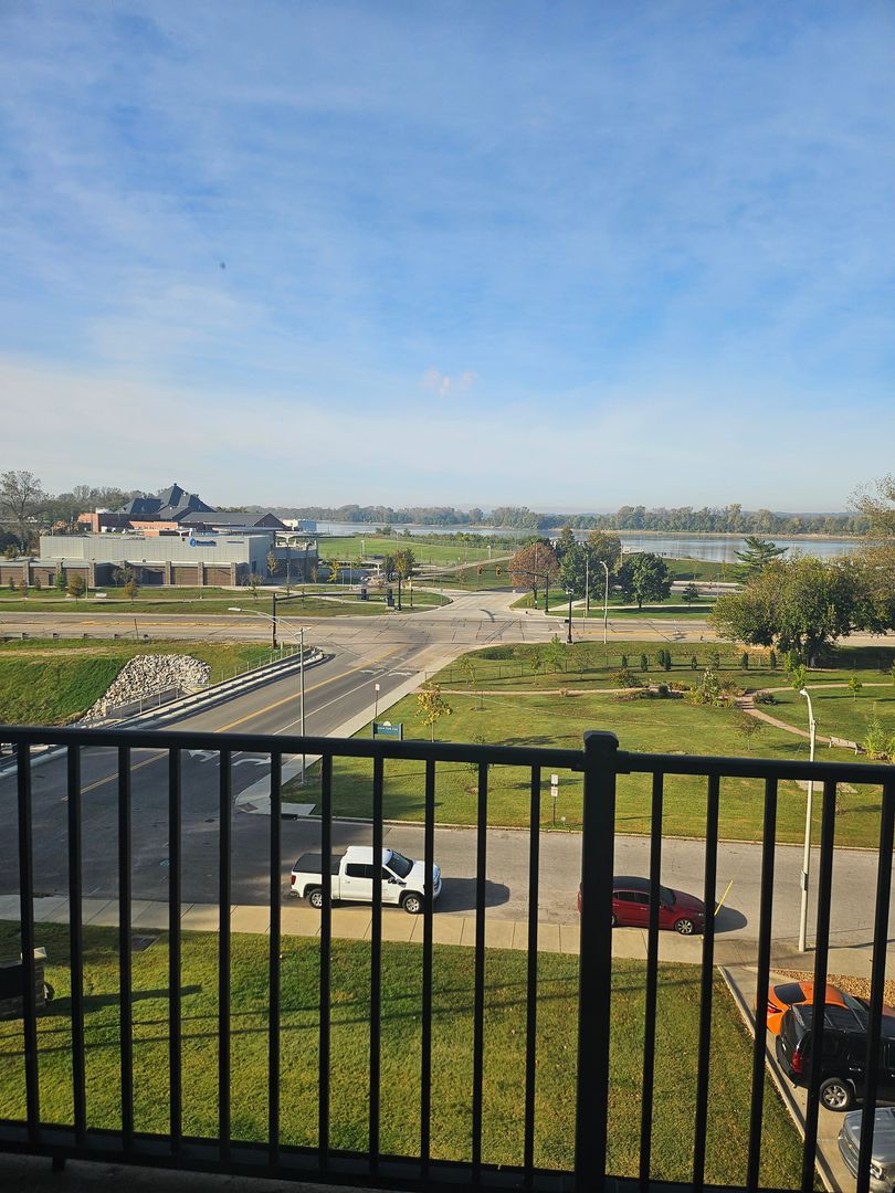 Evansville Apartment: 828 Sunset Ave