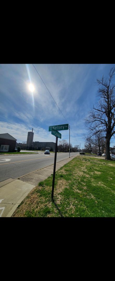 Evansville Apartment: 560 S. Kelsey Ave.