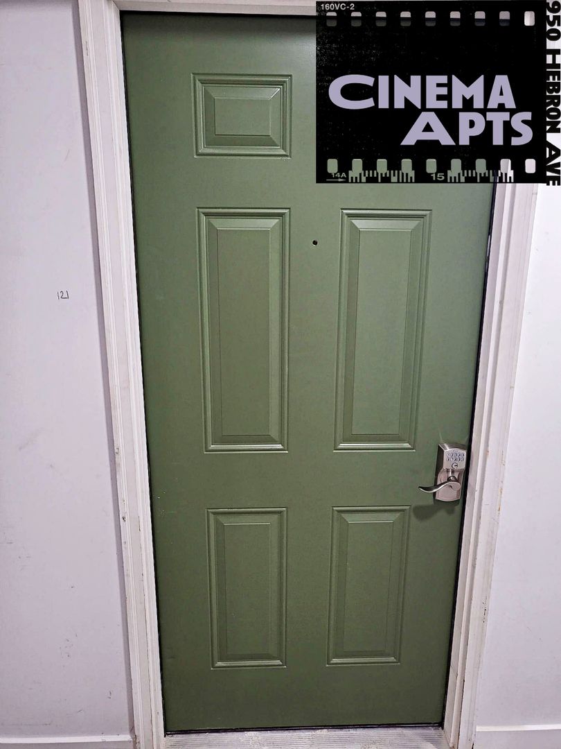 Evansville Apartment: 950 S. Hebron Ave.