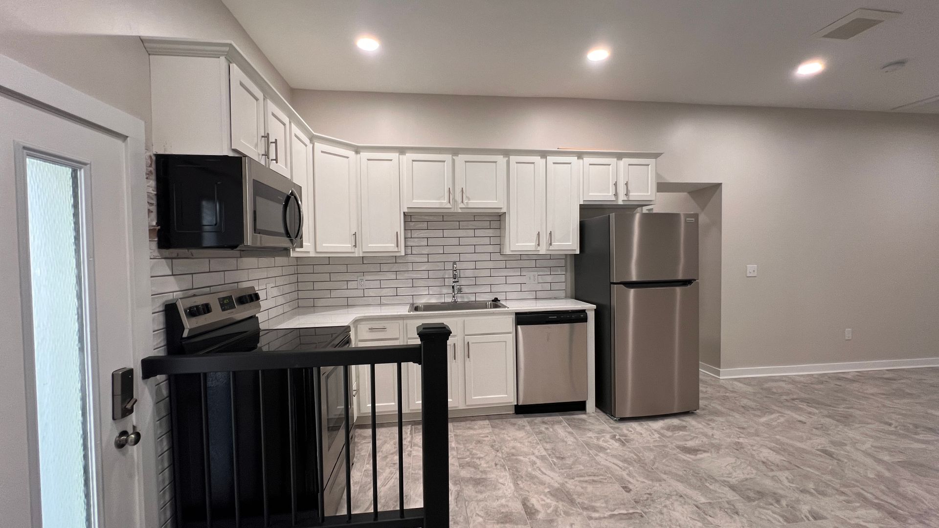 Evansville Apartment: ...