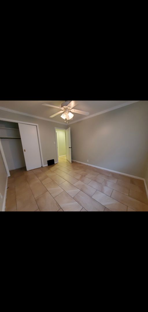 Evansville Apartment: 560 S. Kelsey Ave.