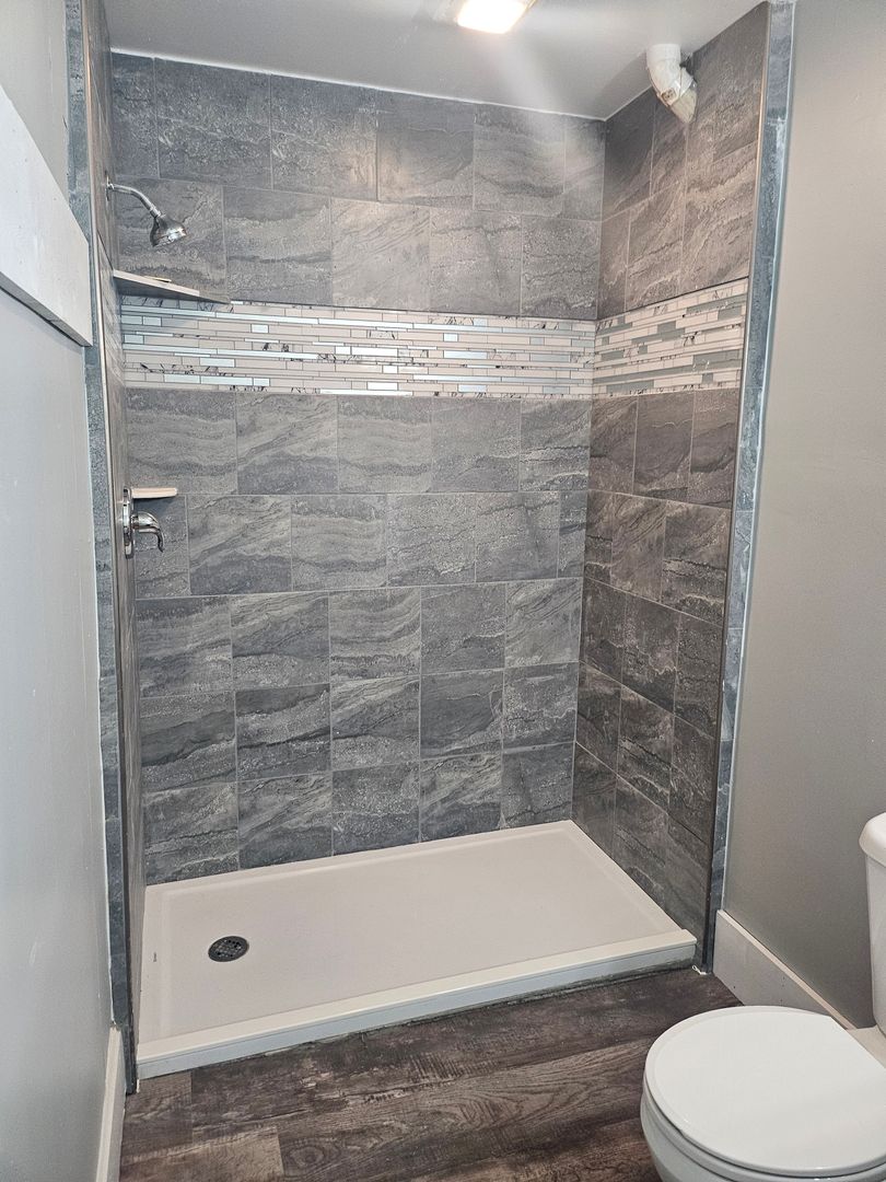 Evansville House: 610 N Main