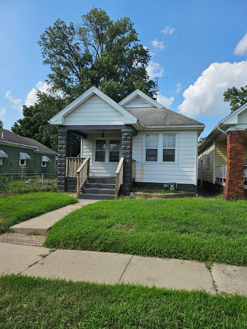 Evansville House: 1410 E Indiana St
