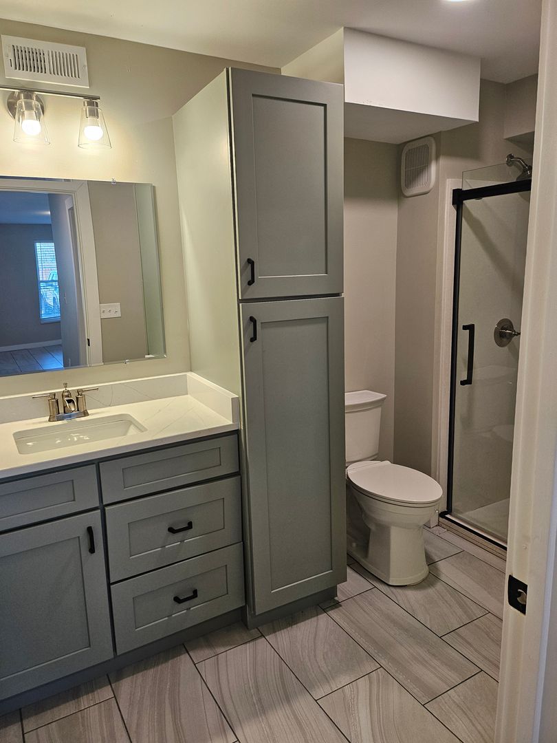 Evansville Apartment: 4135 N. Highway 41