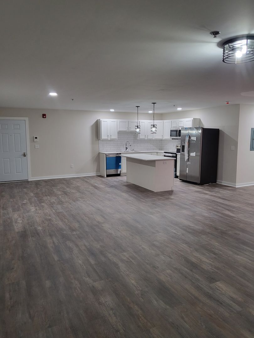 Evansville Apartment: 950 S. Hebron Ave.