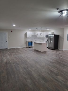 Unit 104: 2 Bedroom/2 Bathroom (1275 Sq Ft) – photo 1